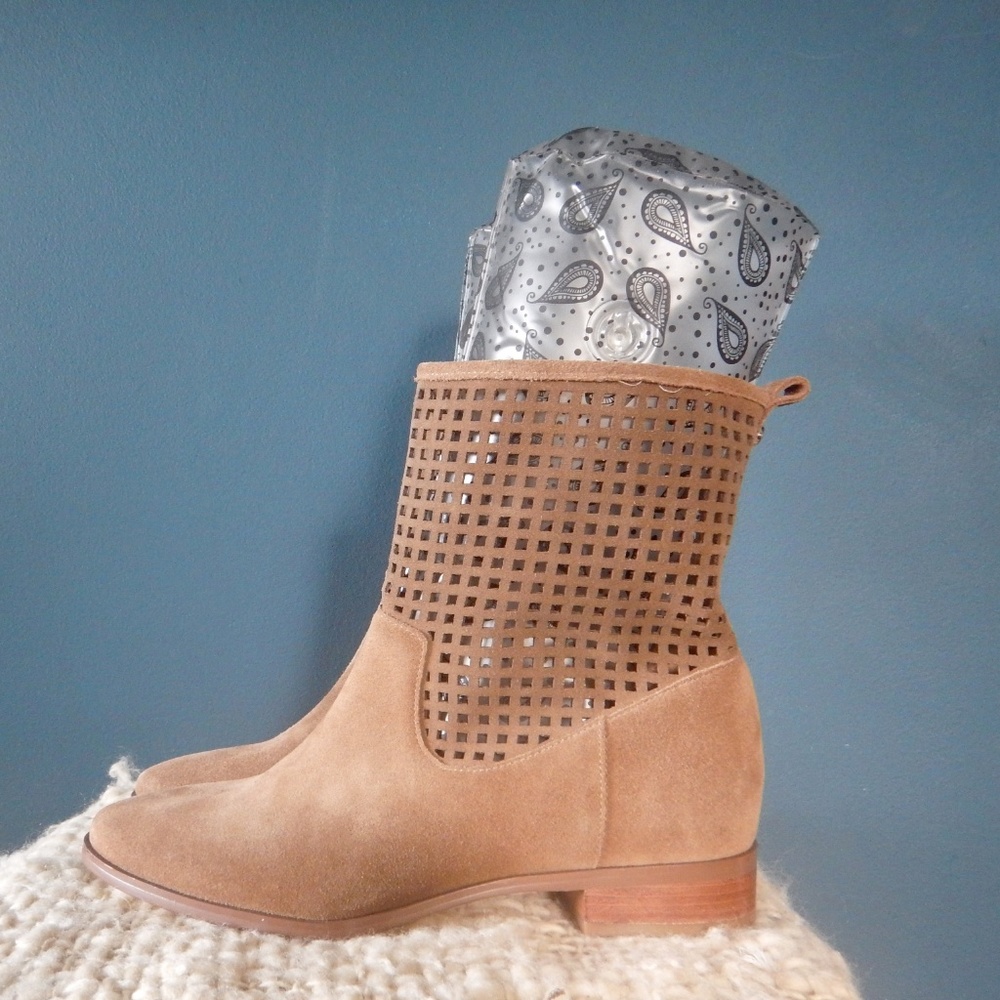 Michael Kors Graham Ankle Boot in Desert Suede - Picture 4 of 8